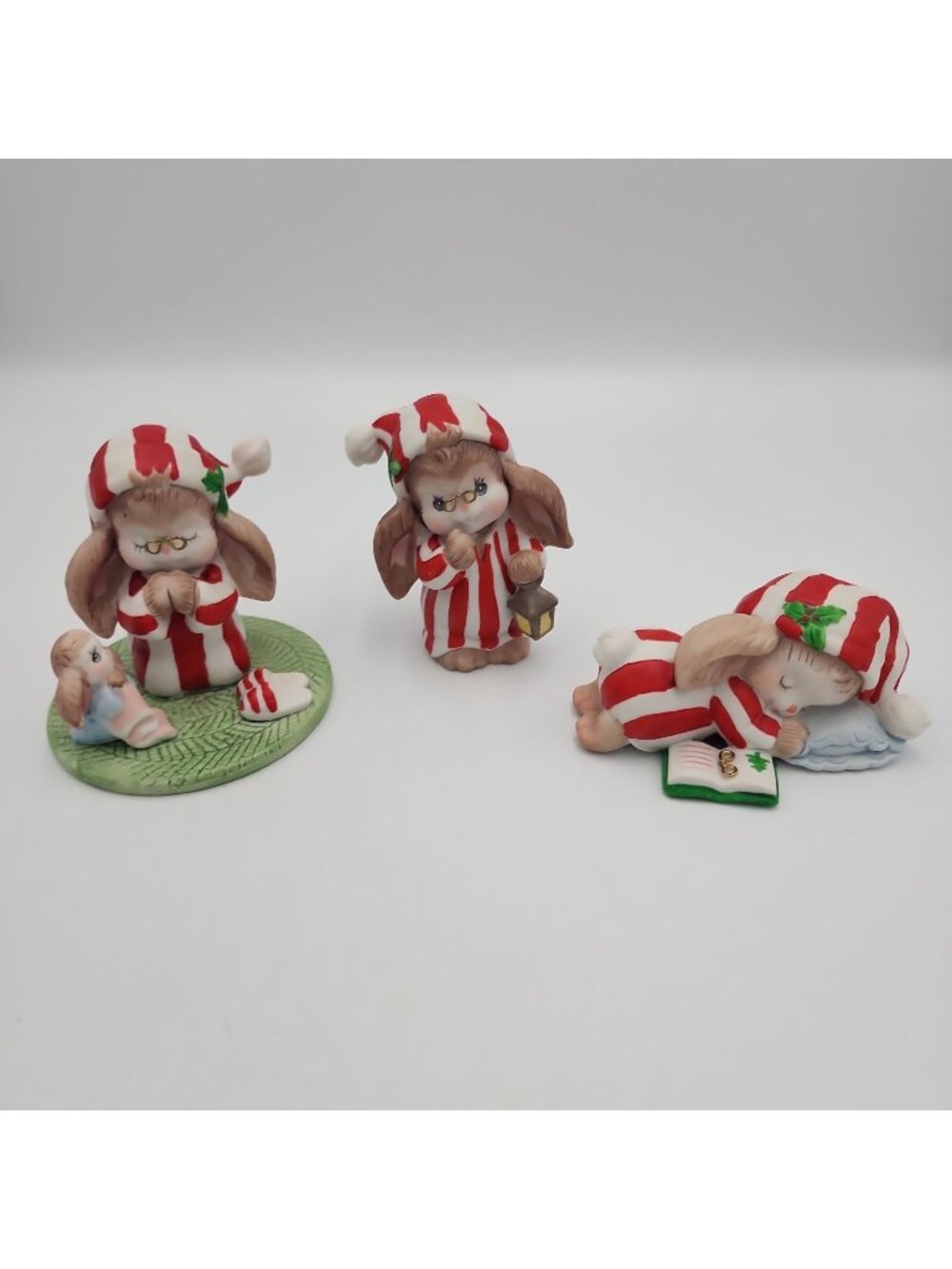 vintage enesco figurines Christmas Bunnies Set Of 3 Ceramic 80s Rabbits